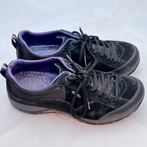 Dansko Paisley Shoes Womens 8 Black Purple Waterproof Suede Vibram Walking